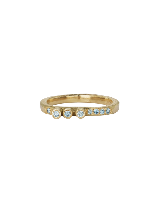 Eternity ring in 18 kt with 8 Iceblue diamonds