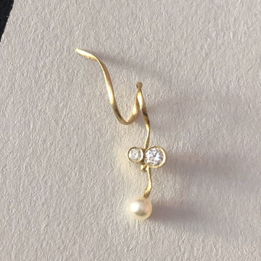 Flair earring gold 18 ct. diamonds & Akoya pearl