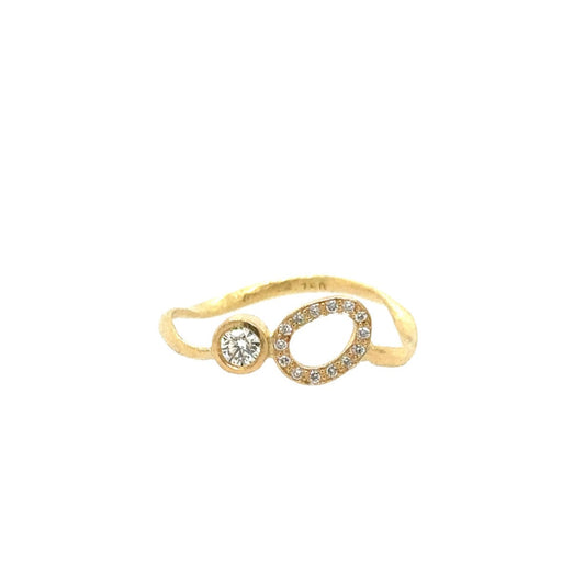 Flair ring in 18 kt. gold and white TV/plumbing diamonds