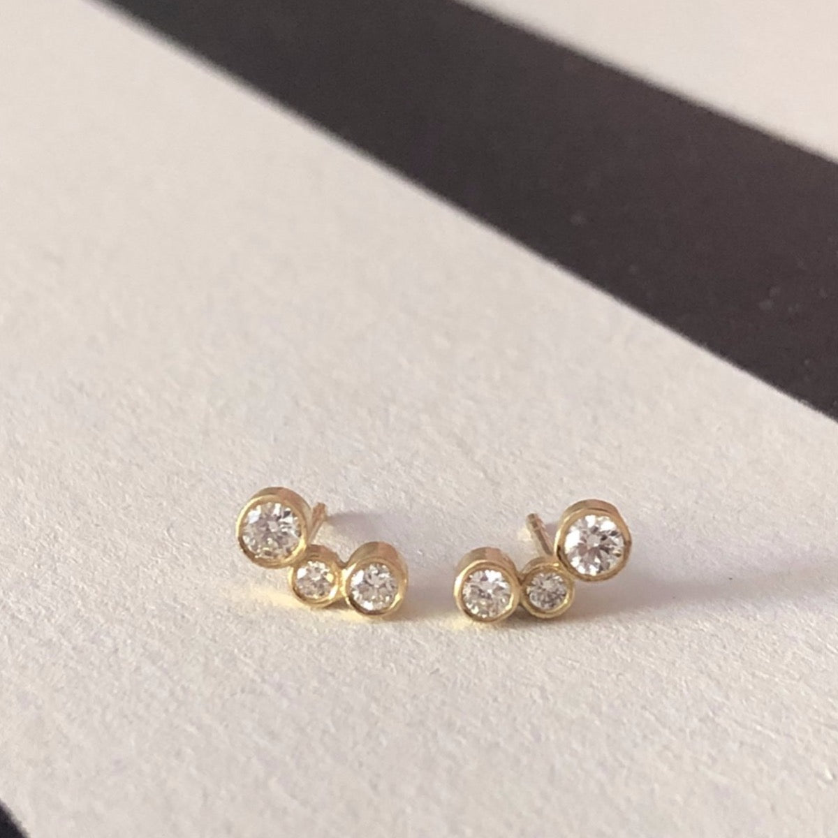 LineUp earrings in 18kt. gold and diamonds