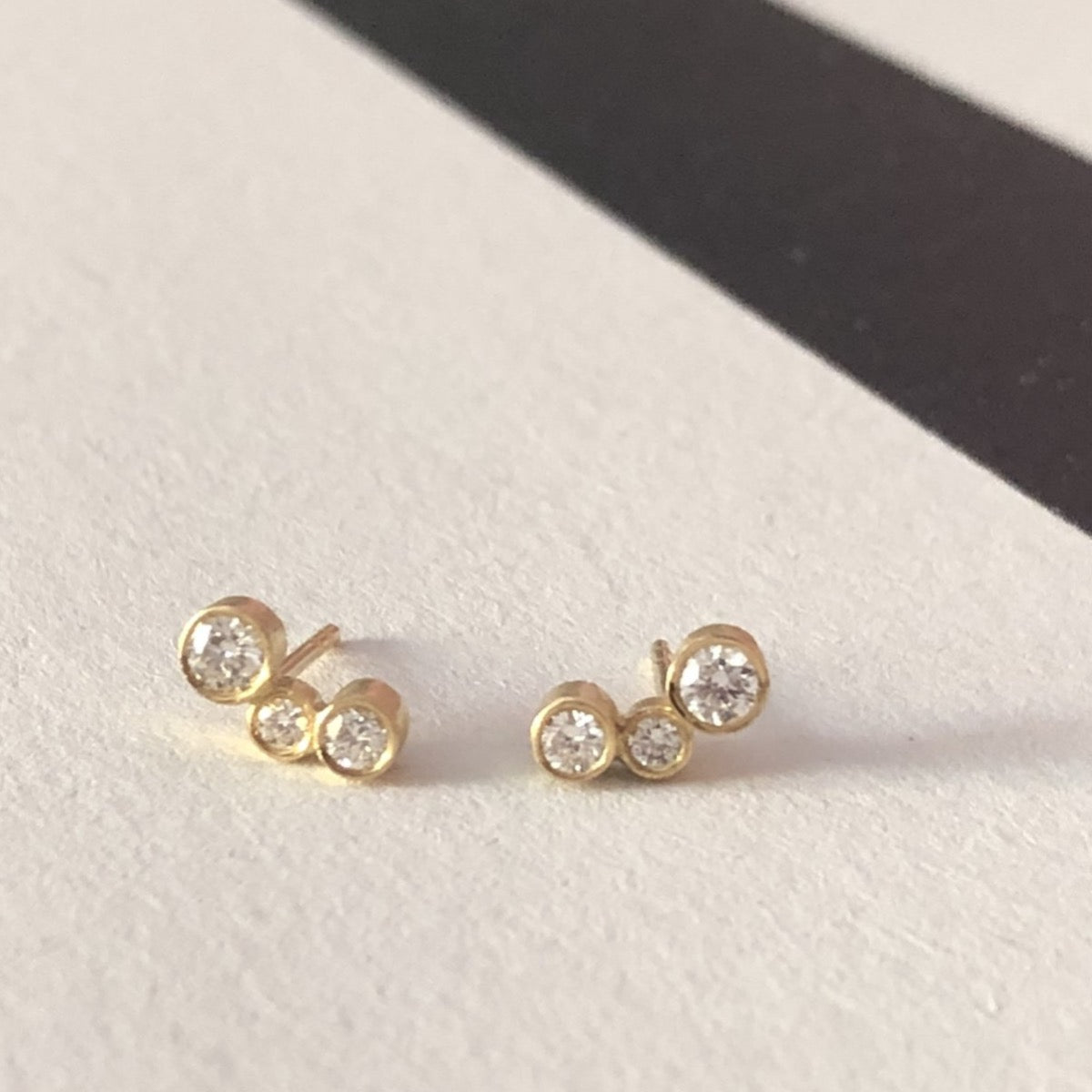 LineUp earrings in 18kt. gold and diamonds