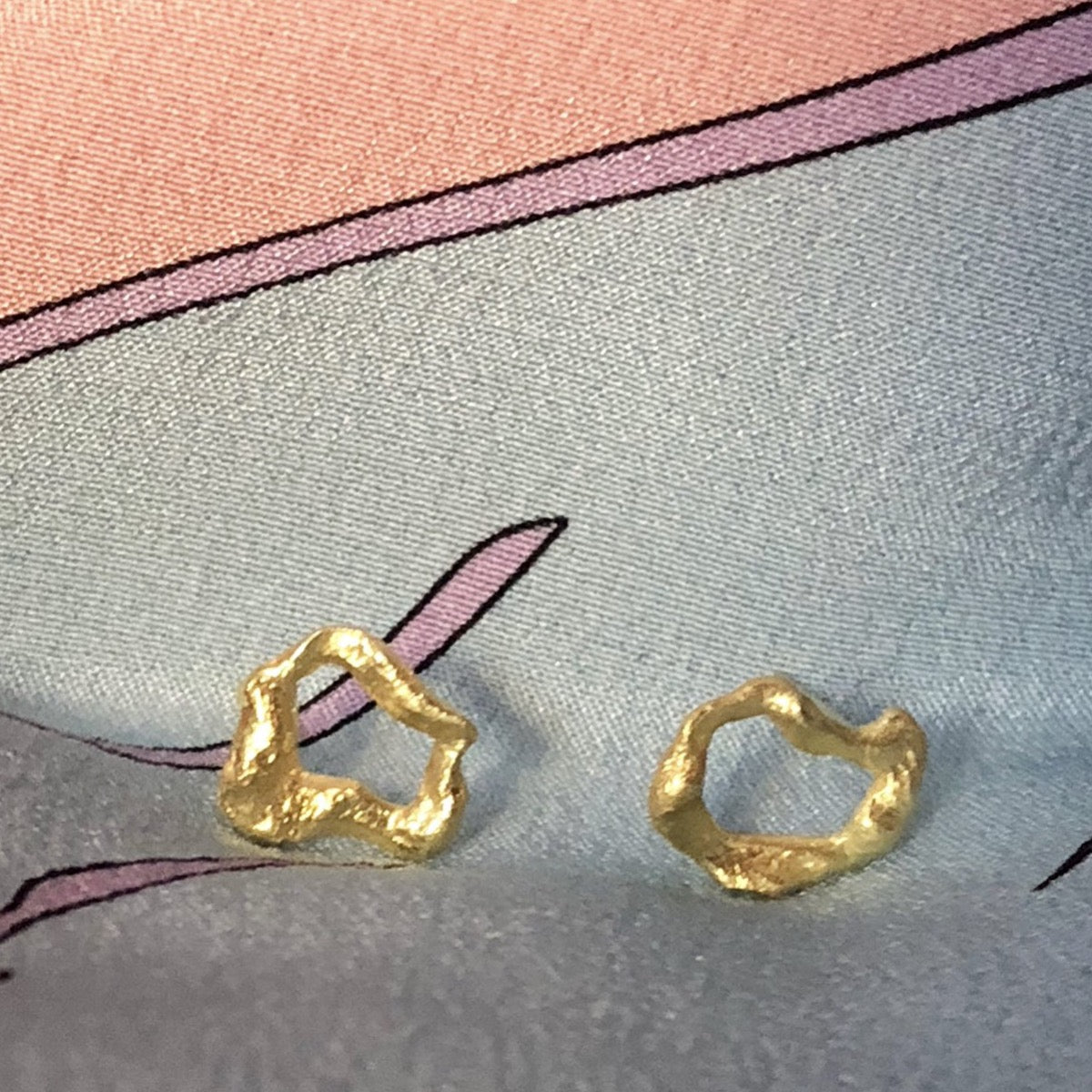 Lava studs no.1 in 18kt. recycled gold
