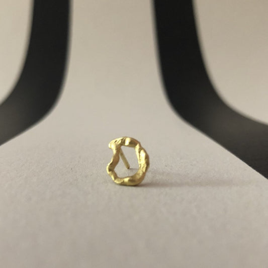 Lava single stud earrings No.1 in 18kt gold