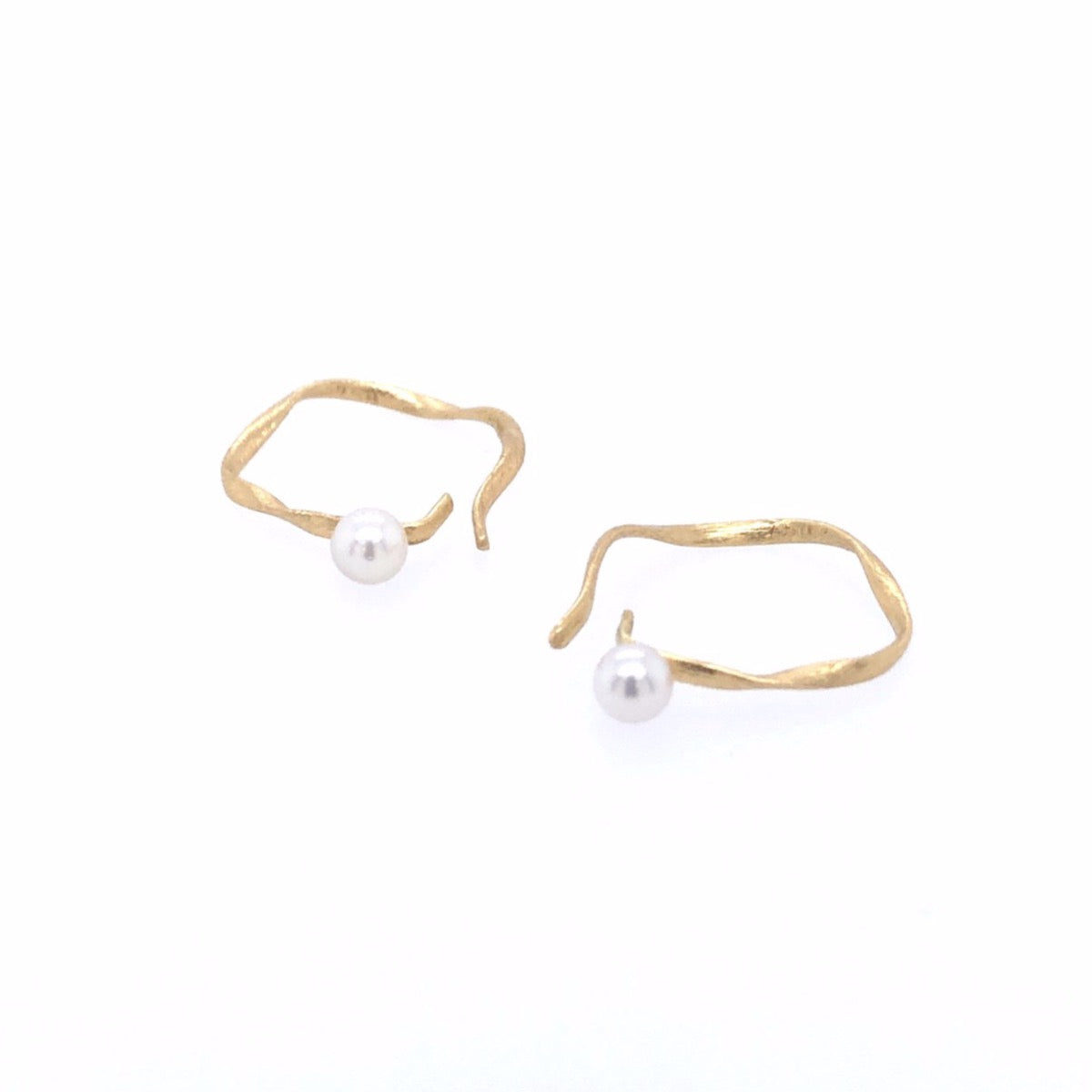 Flair earrings "Little Hoop" 18 kt. Gold and Akoya pearls